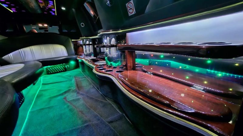 How Much Does a Toronto Wedding Limo Cost?